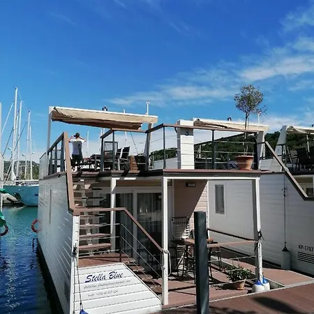Apartment Stella Blue Floating House *