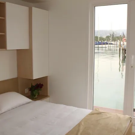 Apartment Stella Blue Floating House