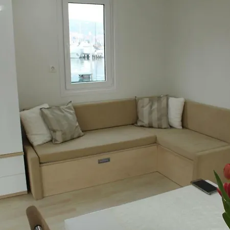 Apartment Stella Blue Floating House
