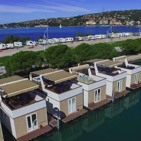 Apartment Stella Blue Floating House