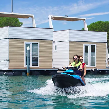 Stella Blue Floating House Apartman
